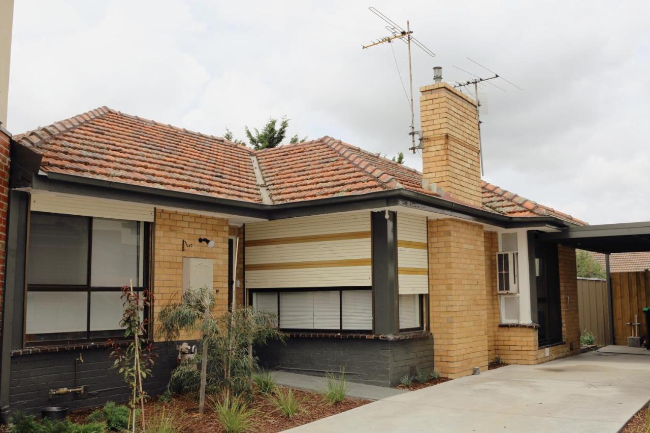 Sunny House - Melbourne Airport Home — Photos 3